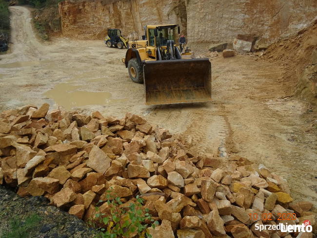 Kamień na utwardzenie zabezpieczenie skarpy stawu oczka
