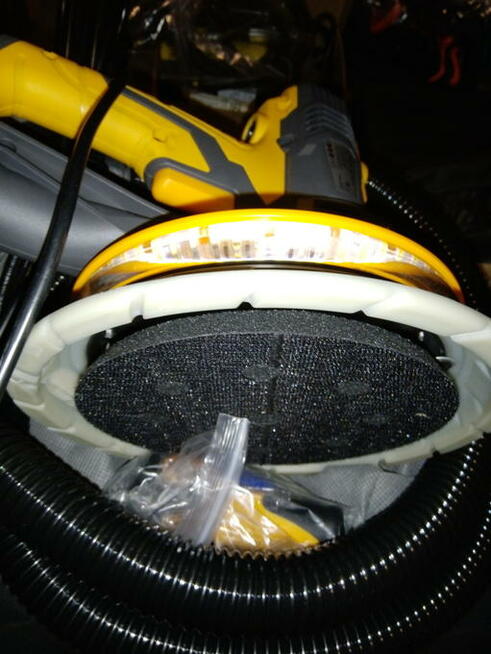 Szlifierka oscylacyjna mimośrodowa do gipsu.