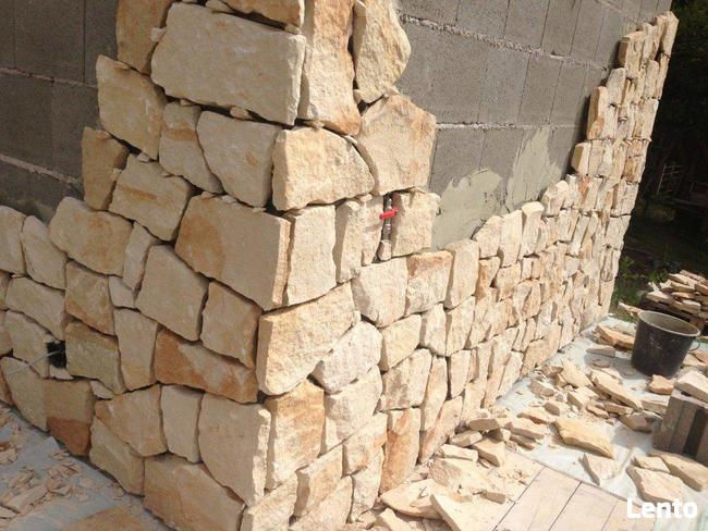 Rustykalne elewacje z kamienia