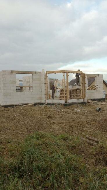 Usługi budowy domów jednorodzinnych.