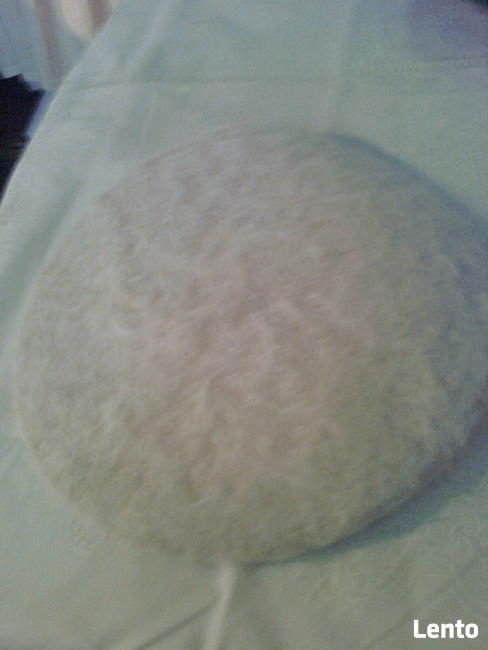 Beret biały z paskiem z angory nowy