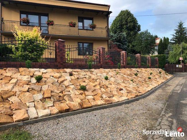 Płaski kamień do ogrodu