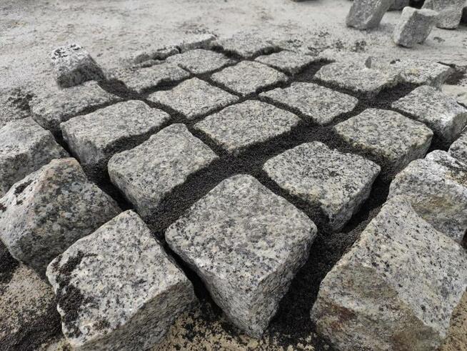 Zasypka do fugowania kostki brukowej, granitowej oraz płyt