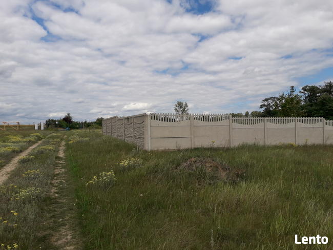 Sprzedam działkę budowlaną w Żakowie - ostatnia działka!!!