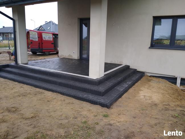 Układanie kostki brukowej