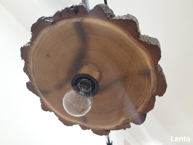 Lampa sufitowa z jednego plastra drewna akacji