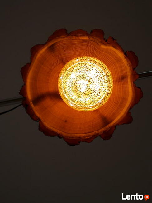 Lampa sufitowa z jednego plastra drewna akacji