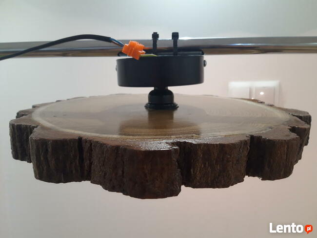 Lampa sufitowa z jednego plastra drewna akacji