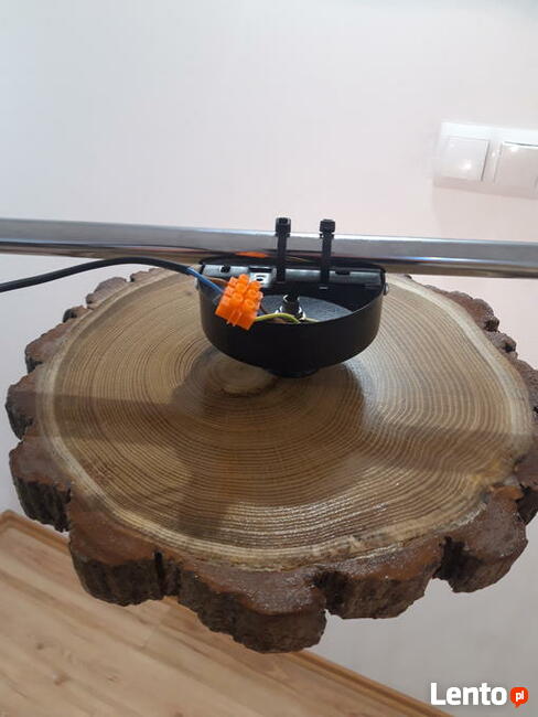 Lampa sufitowa z jednego plastra drewna akacji