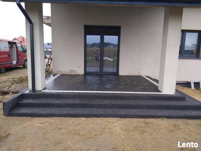 Układanie kostki brukowej