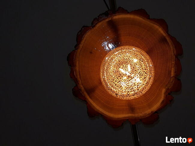 Lampa sufitowa z jednego plastra drewna akacji