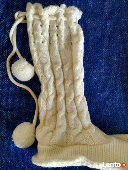 Skarpety antypoślizgowe z pomponikami - nowe