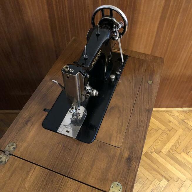 Maszyna do szycia PFAFF 30 orzech antyk drewniana unikat
