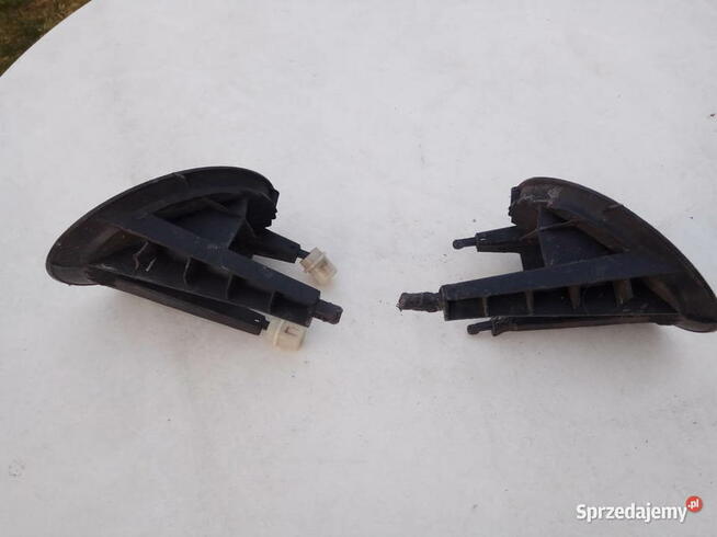 ZAŚLEPKI HALOGENÓW TOYOTA AVENSIS VERSO