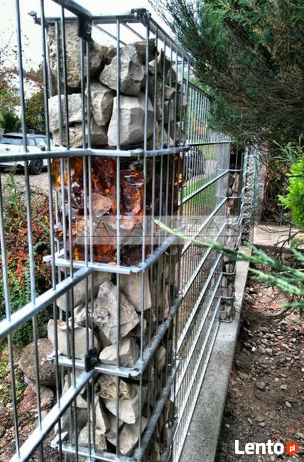 Ogrodzenie gabionowe, kosze z kamieniem