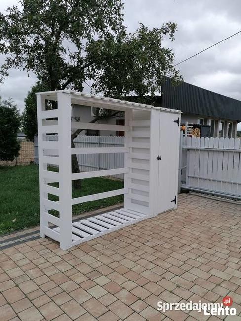 Drewutnia z domkiem narzędziowym