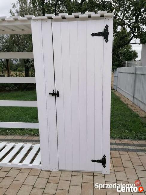 Drewutnia z domkiem narzędziowym