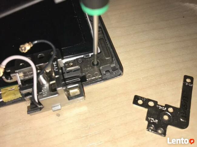 Wymiana oraz naprawa zawiasów i prowadnic w laptopie