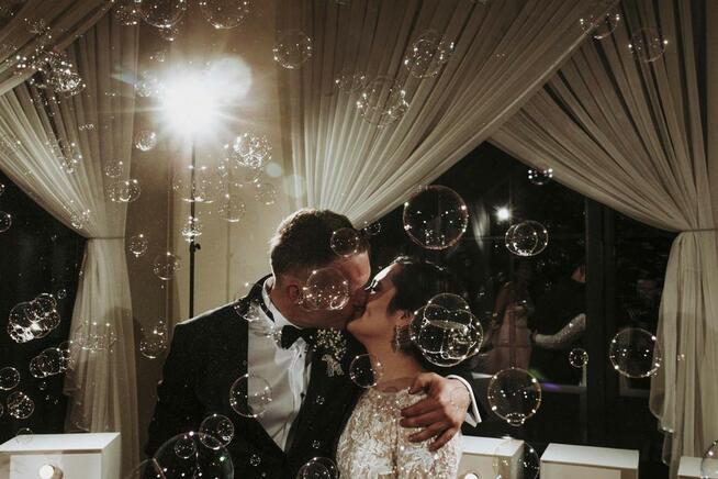 Artystyczny pokaz baniek mydlanych Bubbles&ART NA WESELU