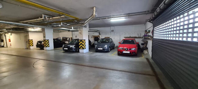Miejsce postojowe w parkingu podziemnym - Tajemna 4