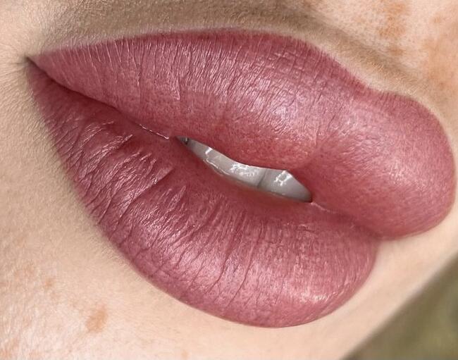 MAKIJAŻ PERMANENTNY BRWI