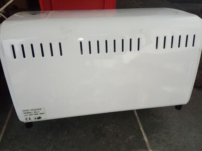 Mały piekarnik elektryczny