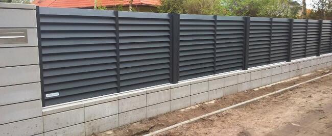 NOWOCZESNE OGRODZENIA METALOWE PALISADOWE