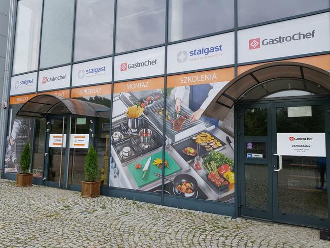 Oklejanie Wyklejanie witryn sklepowych szyb + druk