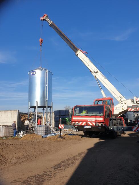 Pomoc drogowa Holownik Laweta osobowe ciężarowe autobusy TIR