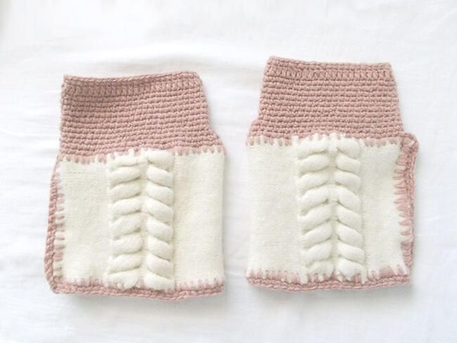 pastelowe mitenki, wełniane mitenki ecru