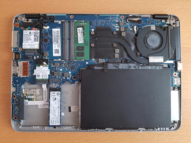 HP EliteBook 820 G3 i5-6300U 2.4 GHz, 8GB RAM, 256GB SSD W10