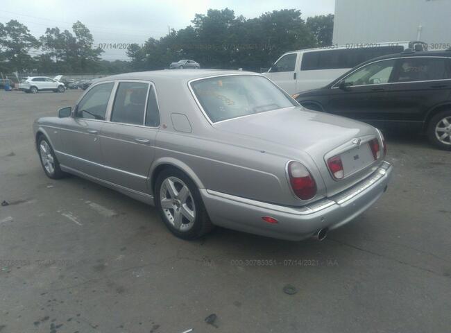 Bentley Arnage 2001, 6.8L, porysowany