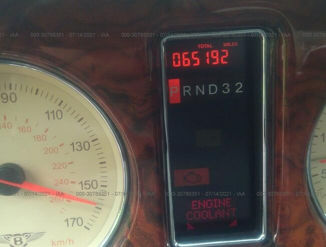 Bentley Arnage 2001, 6.8L, porysowany