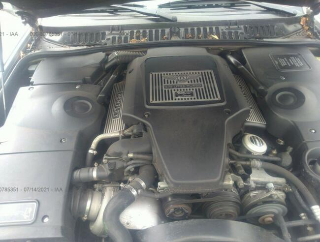 Bentley Arnage 2001, 6.8L, porysowany