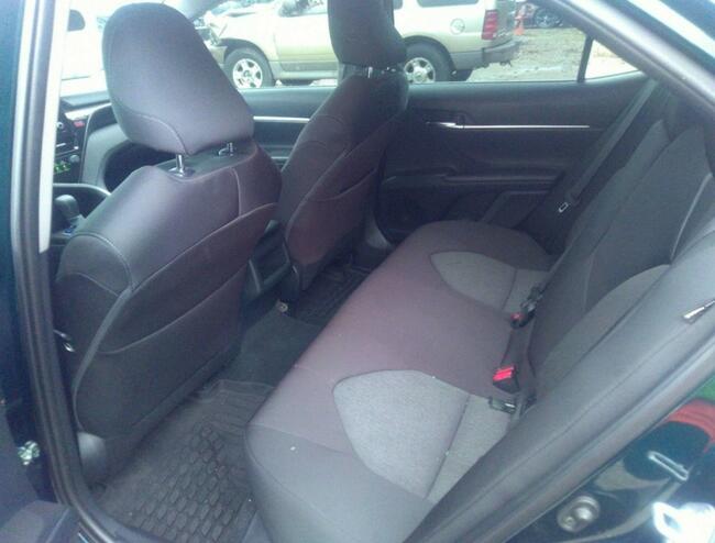 Toyota Camry 2021, 2.5L, LE, po gradobiciu