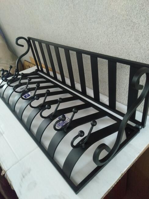 Wieszak metalowy kuty piękny producent Belsoo