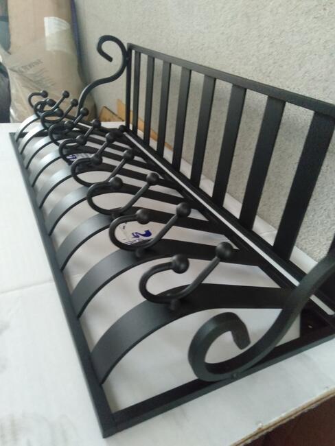 Wieszak ścienny do przedpokoju stylowy producent Belsoo