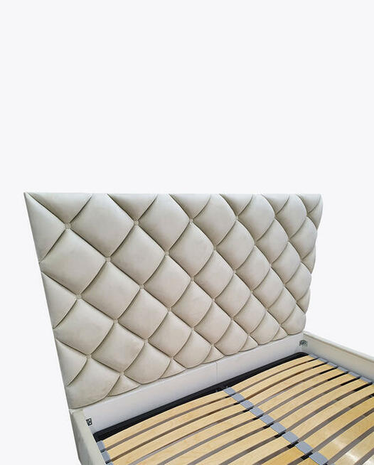 Łóżko sypialniane ZOYA z guziczkami tapicerowanymi 160×200