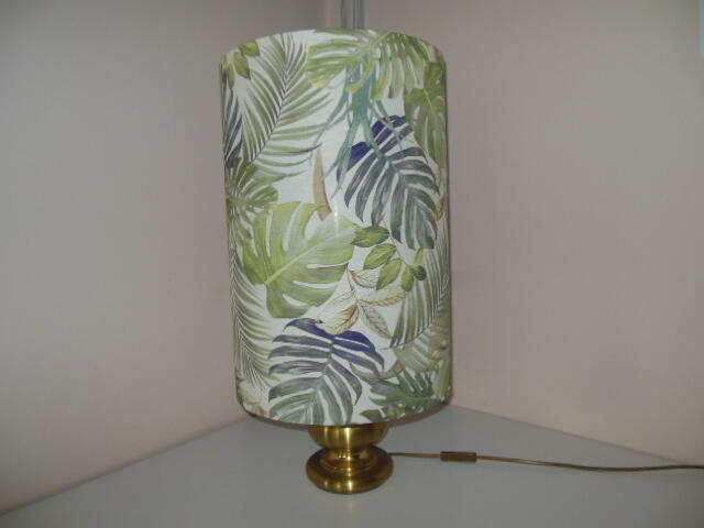 Abażury klasyczne powlekane aksamitem i nie tylko.