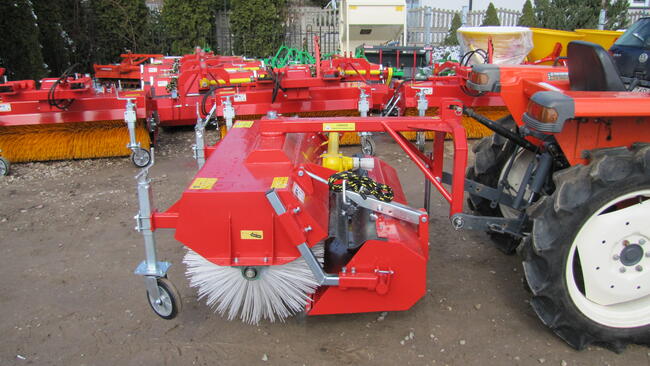 Zamiatarka 600/1200 traktor traktorek Kubota Iseki Yanmar