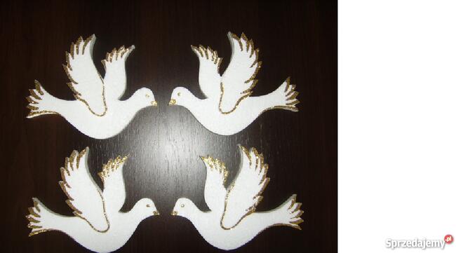 Dekoracja ławek z gołąbkiem Pierwsza Komunia