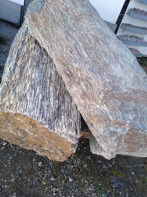 Kora kamienna gnejs szpilki głazy kamień sciezkowy