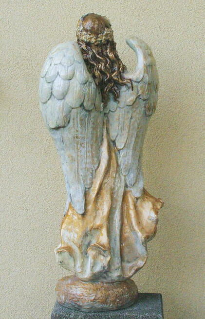 Anioł figura, rzeźba z betonu artystycznie malowana