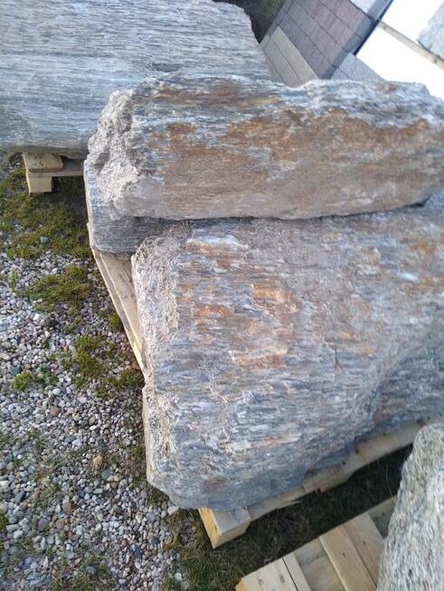 Kora kamienna gnejs szpilki głazy kamień sciezkowy