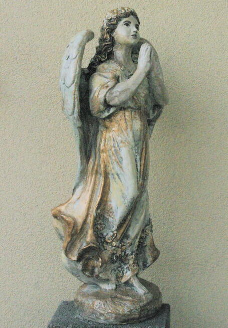 Anioł figura, rzeźba z betonu artystycznie malowana