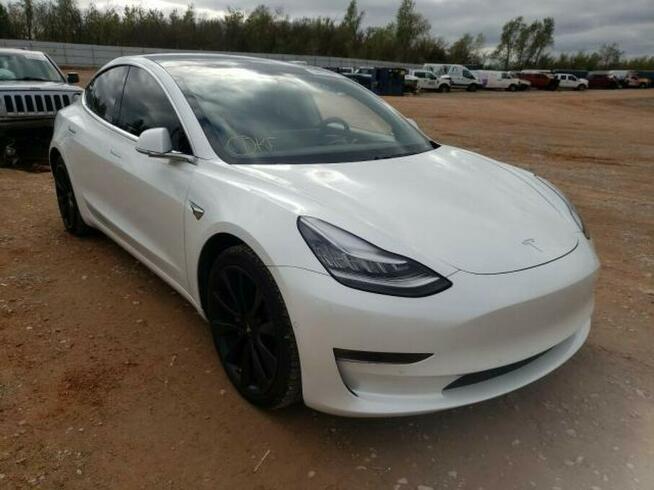 Tesla Model 3 Long Range, 2020, po gradobiciu