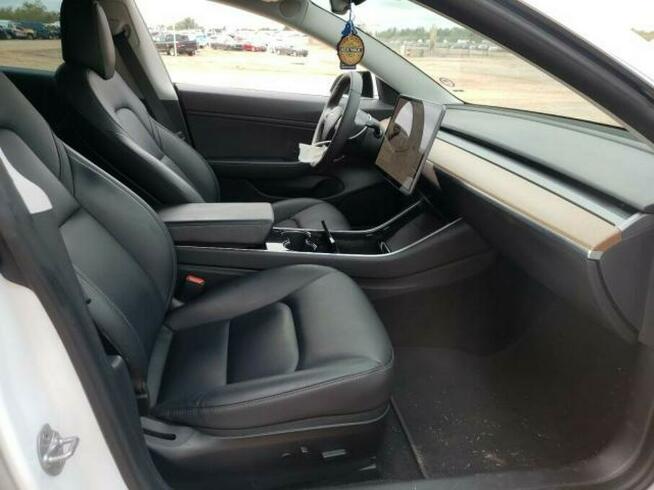 Tesla Model 3 Long Range, 2020, po gradobiciu