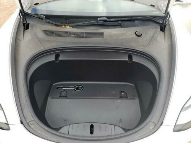 Tesla Model 3 Long Range, 2020, po gradobiciu