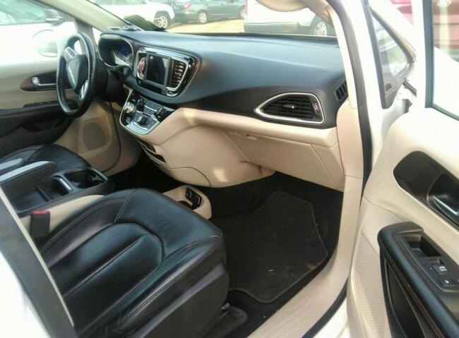 Chrysler Pacifica 2019, 3.6L, Touring L, od ubezpieczalni