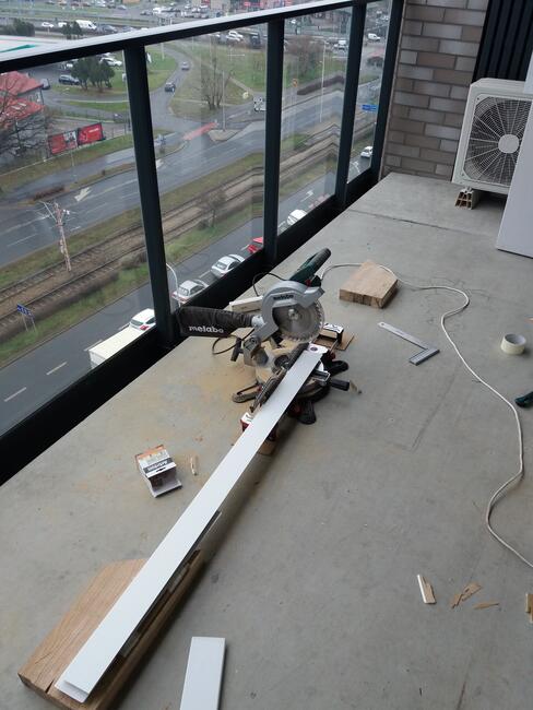 Montaż paneli podłogowych, listew, składanie skręcanie mebli